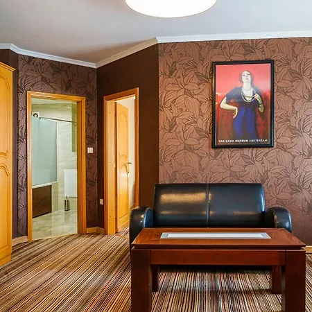 Hotel Avion - Self Check In 3*