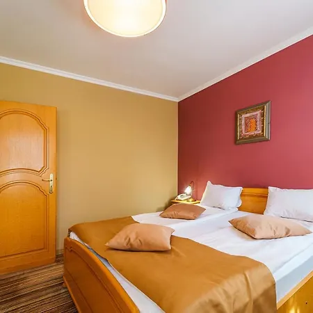 Avion - Self Check In 3*