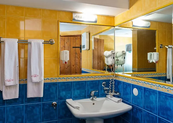 Hotel Avion - Self Check In 3*