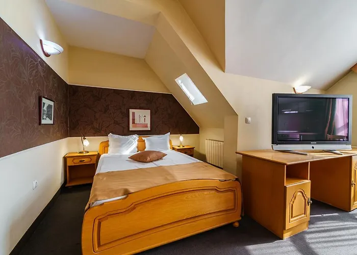 Avion - Self Check In Hotel 3*