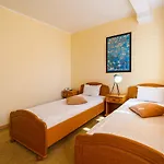 Avion - Self Check In Hotel 3*